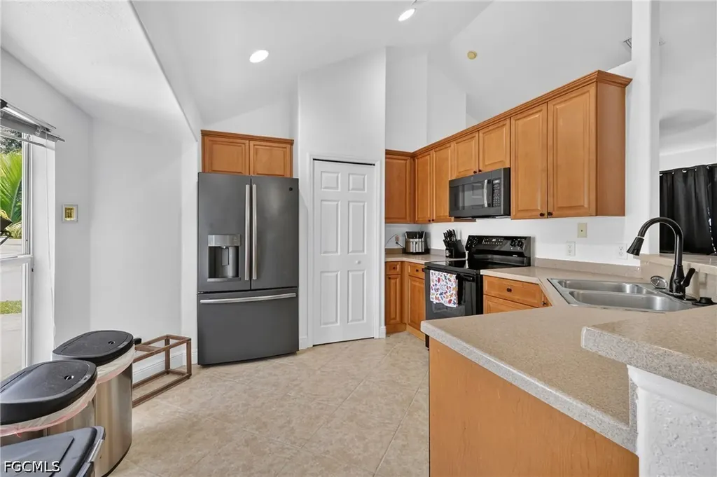 415 SE 15th Terrace Cape Coral FL 33990