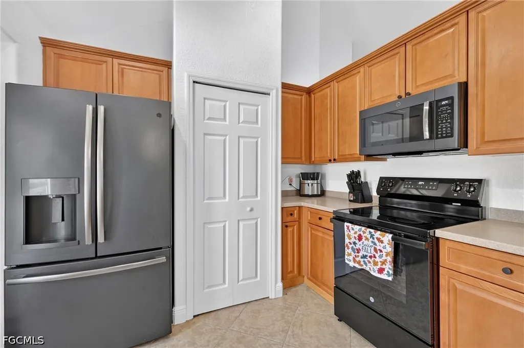 415 SE 15th Terrace Cape Coral FL 33990