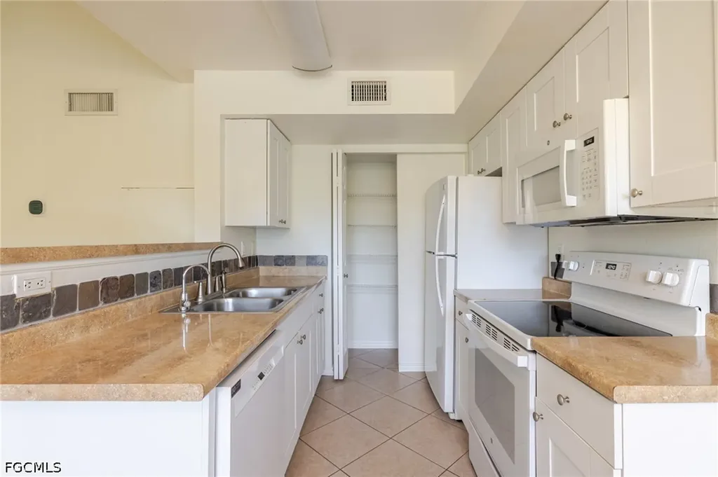 12561 Equestrian Circle Fort Myers FL 33907