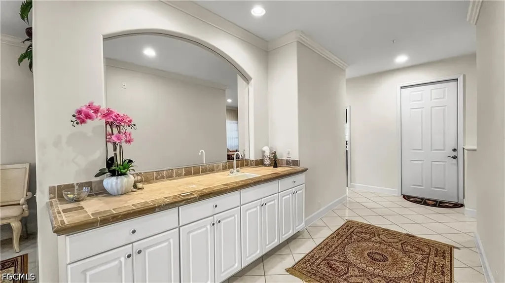 9121 S Southmont Cove Fort Myers FL 33908