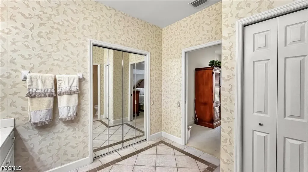 9121 S Southmont Cove Fort Myers FL 33908