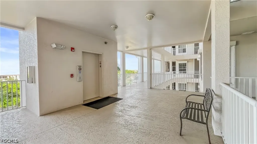 9121 S Southmont Cove Fort Myers FL 33908