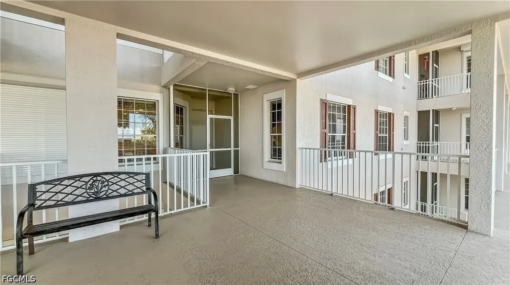 9121 S Southmont Cove Fort Myers FL 33908