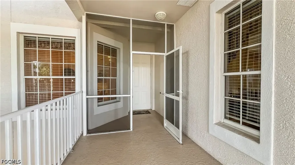 9121 S Southmont Cove Fort Myers FL 33908