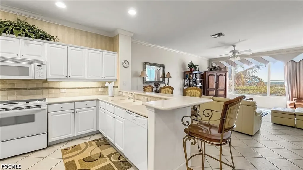 9121 S Southmont Cove Fort Myers FL 33908