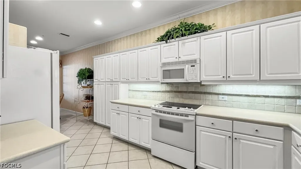 9121 S Southmont Cove Fort Myers FL 33908
