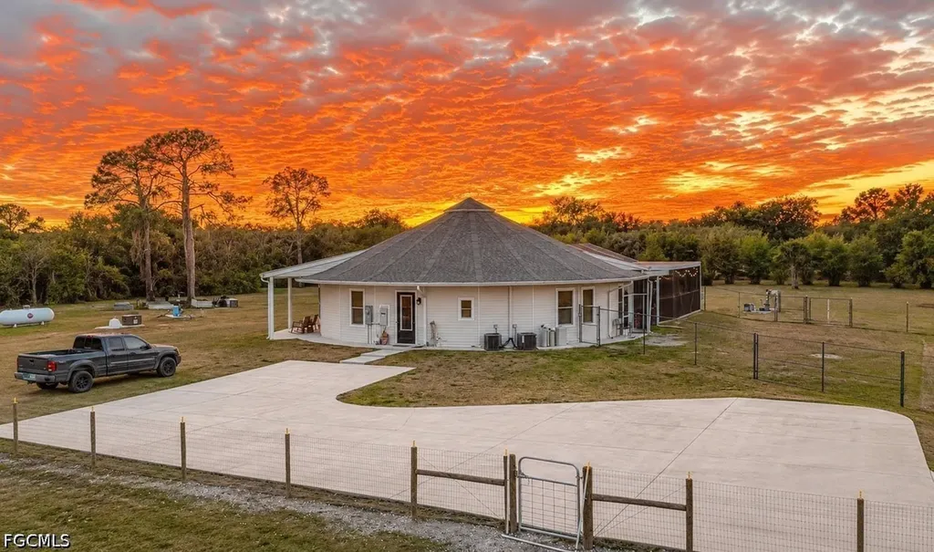 20301 Langford Road Alva FL 33920