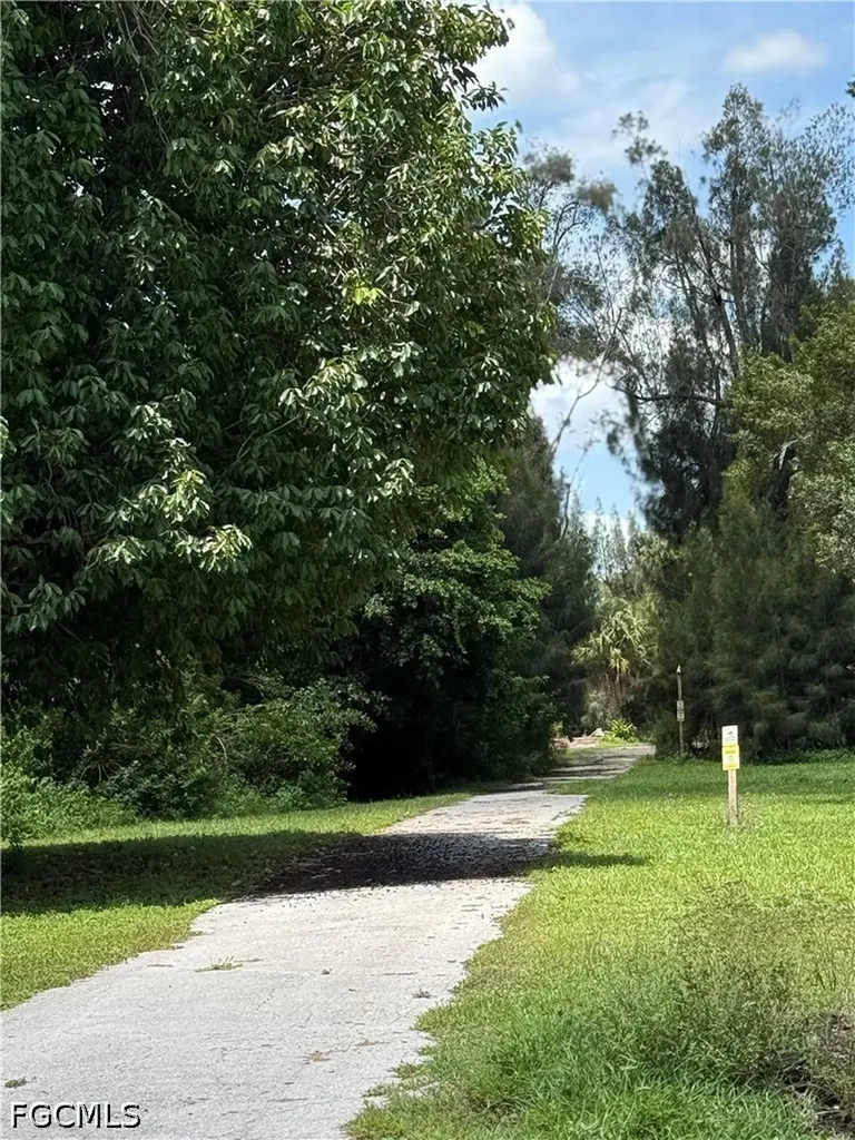 1325 Laurel Drive North Fort Myers FL 33917