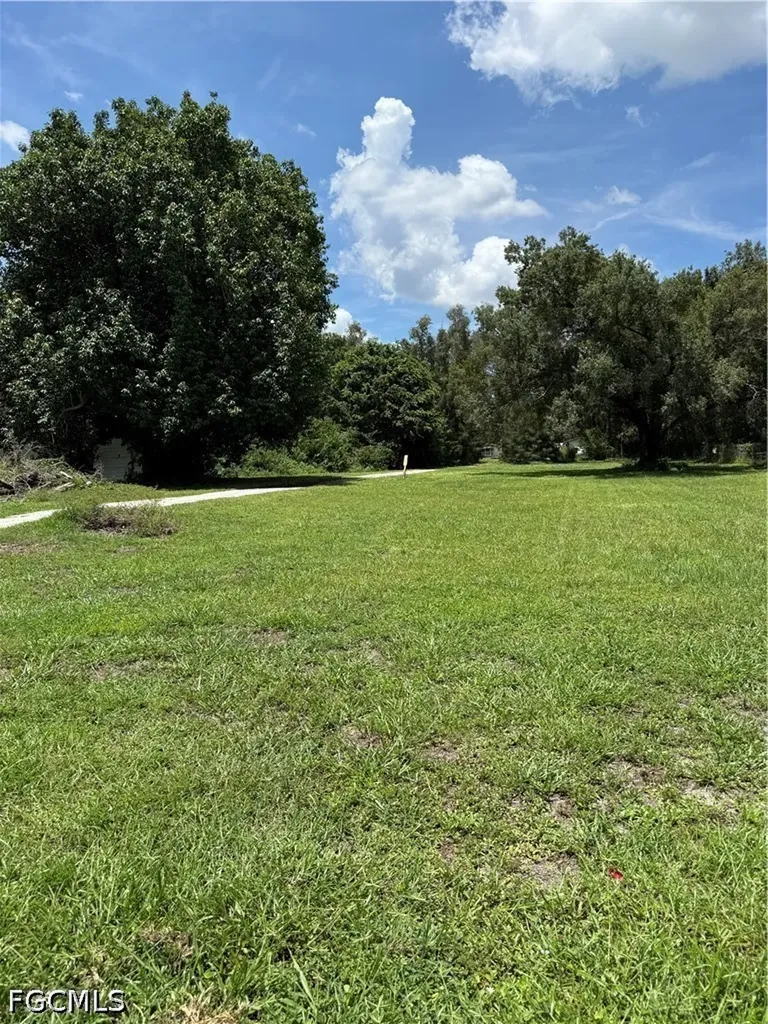 1325 Laurel Drive North Fort Myers FL 33917