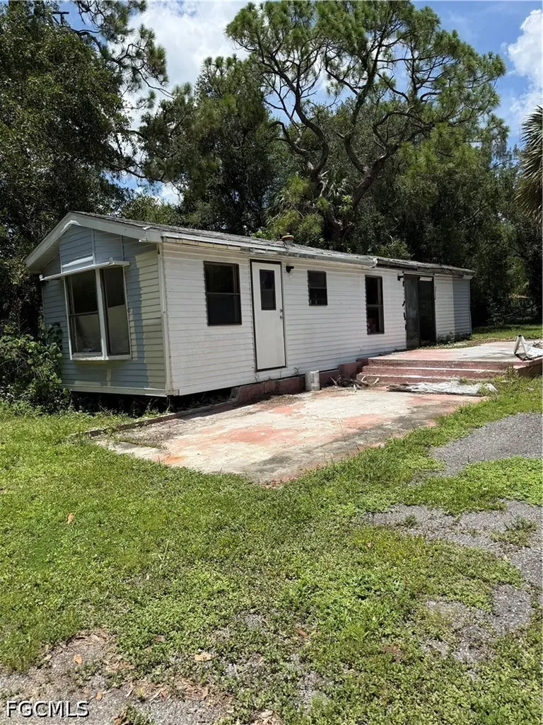 1325 Laurel Drive North Fort Myers FL 33917