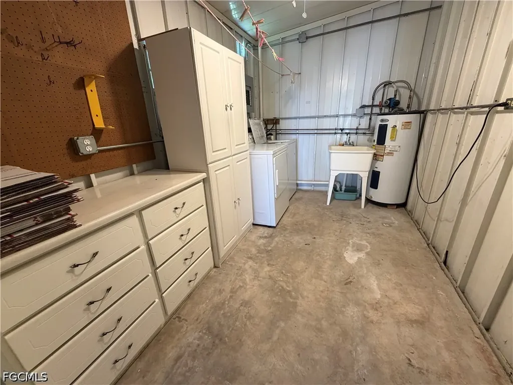 250 Santa Fe Trail North Fort Myers FL 33917
