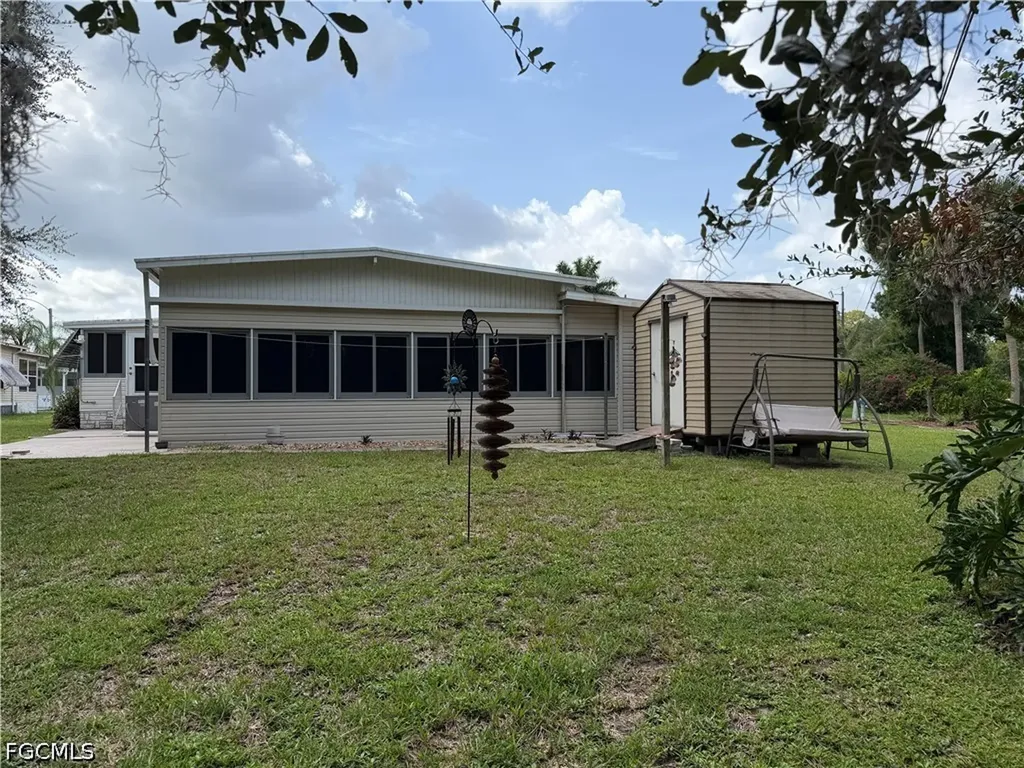 250 Santa Fe Trail North Fort Myers FL 33917