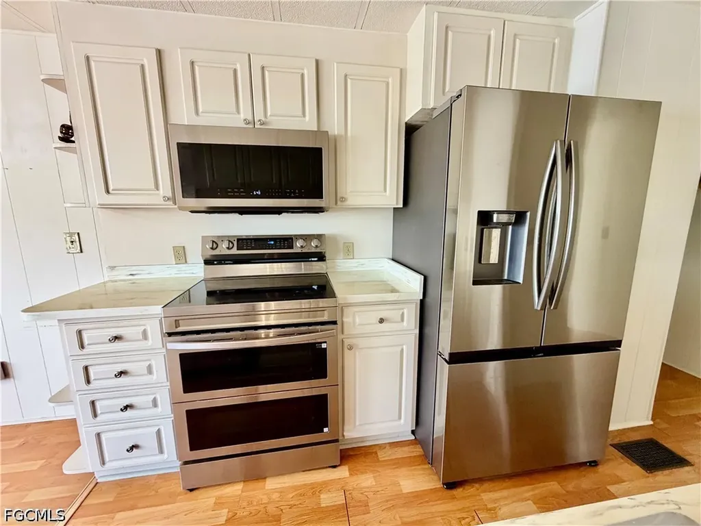 250 Santa Fe Trail North Fort Myers FL 33917