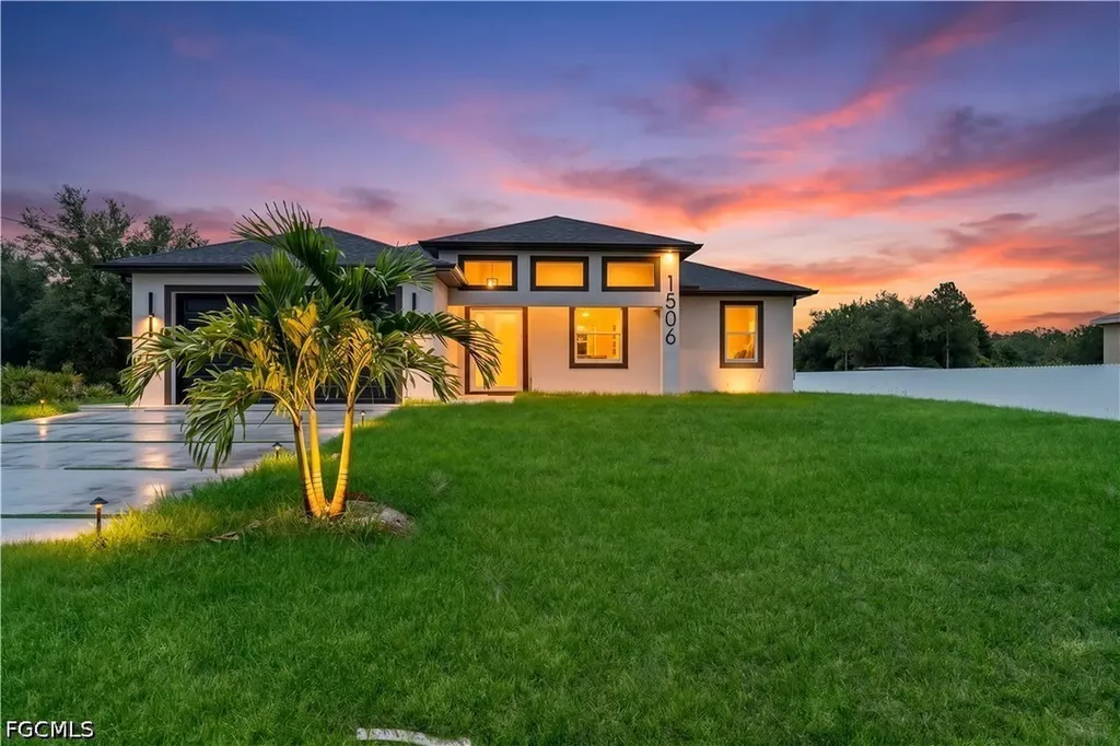 1506 Richmond Avenue N Lehigh Acres FL 33972