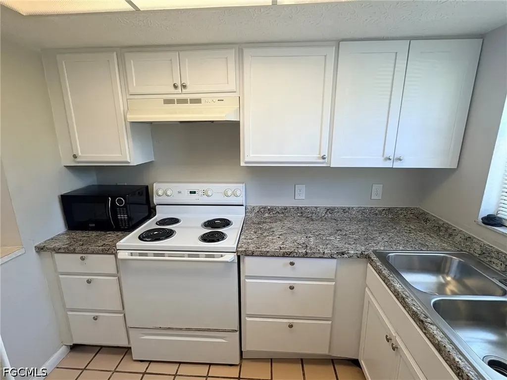1123 SW 48th Terrace Cape Coral FL 33914