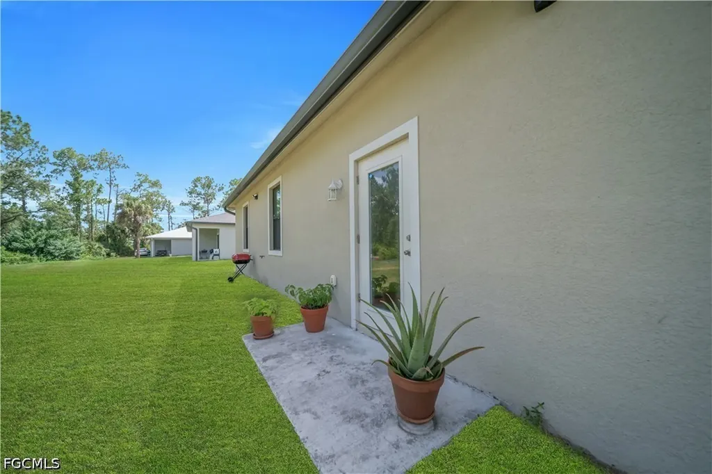 8031 Sandy Circle Labelle FL 33935