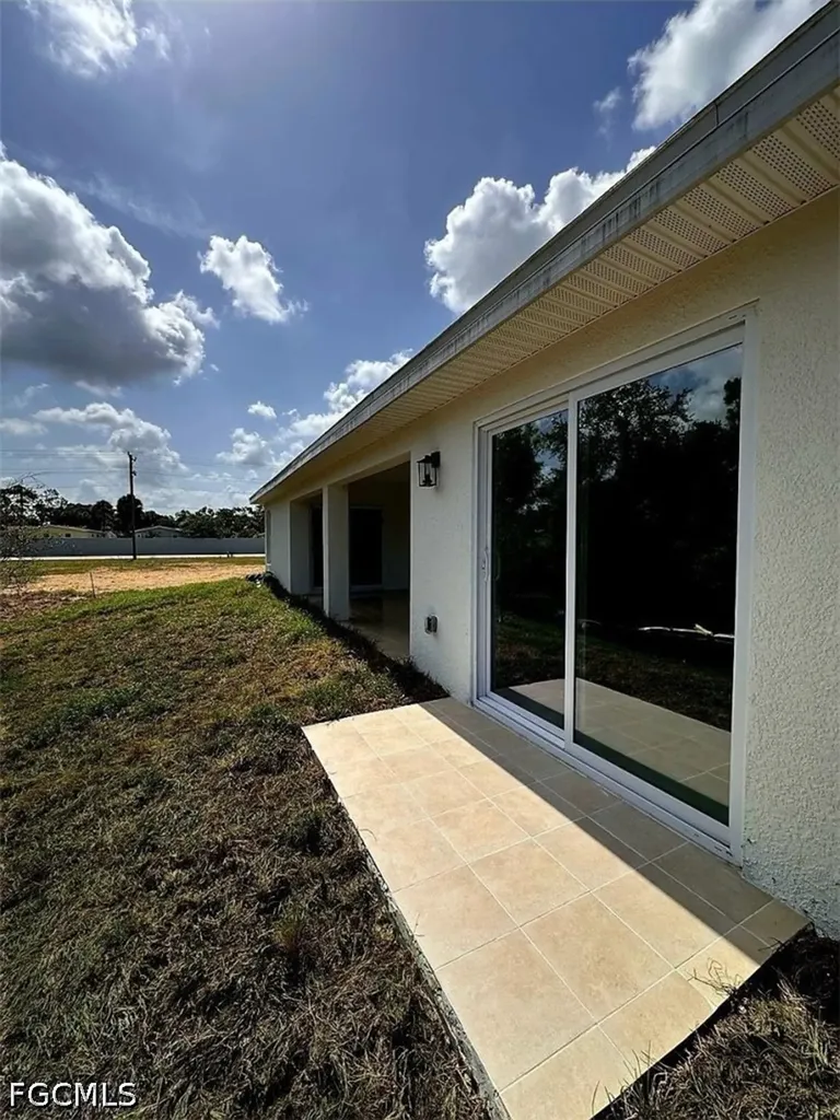 2321 NE 39th Street Cape Coral FL 33909