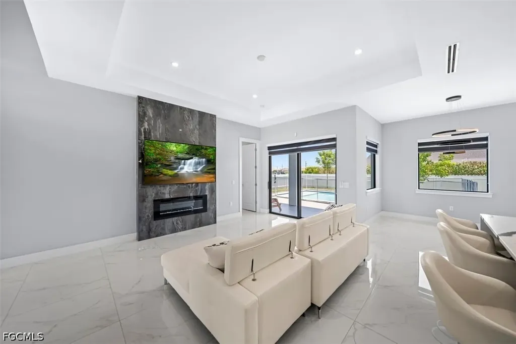 212 Kismet Parkway W Cape Coral FL 33993