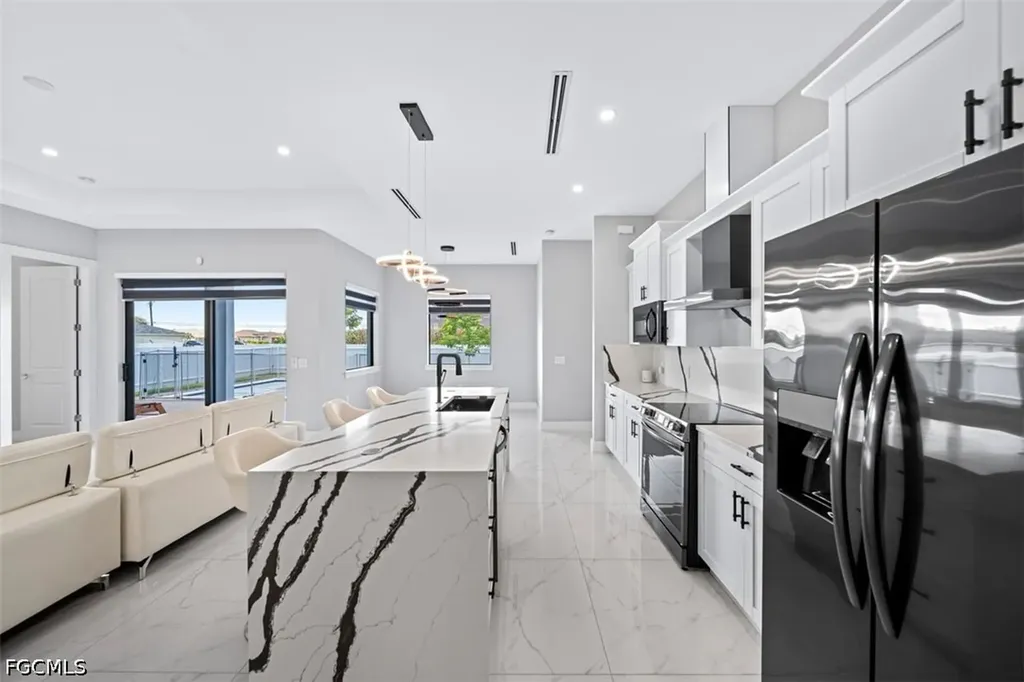 212 Kismet Parkway W Cape Coral FL 33993