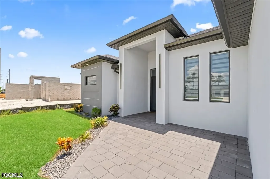 212 Kismet Parkway W Cape Coral FL 33993