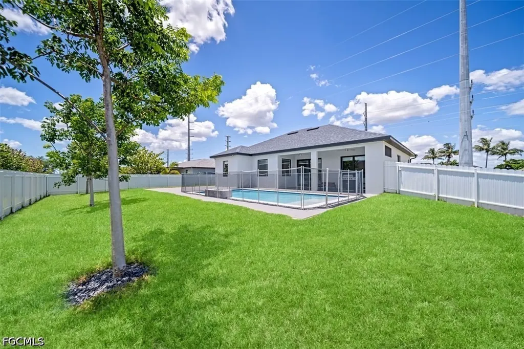 212 Kismet Parkway W Cape Coral FL 33993