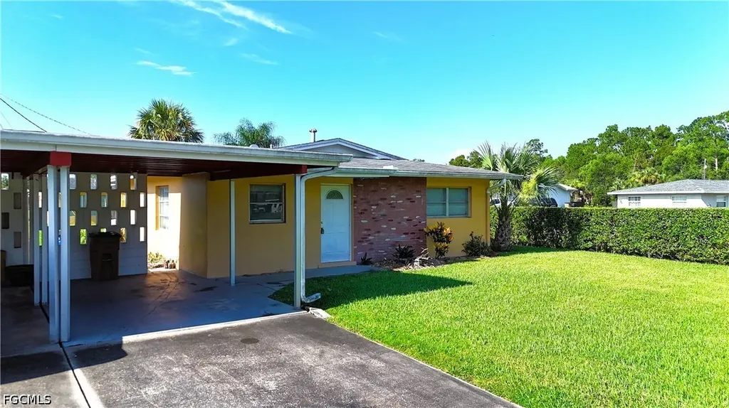 2214 E 6th Street Lehigh Acres FL 33936