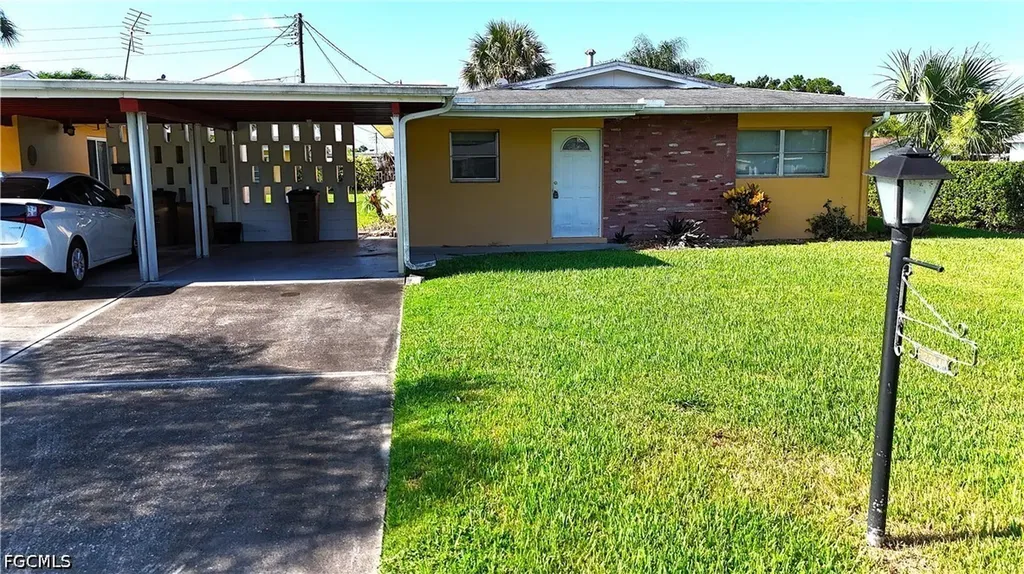 2214 E 6th Street Lehigh Acres FL 33936