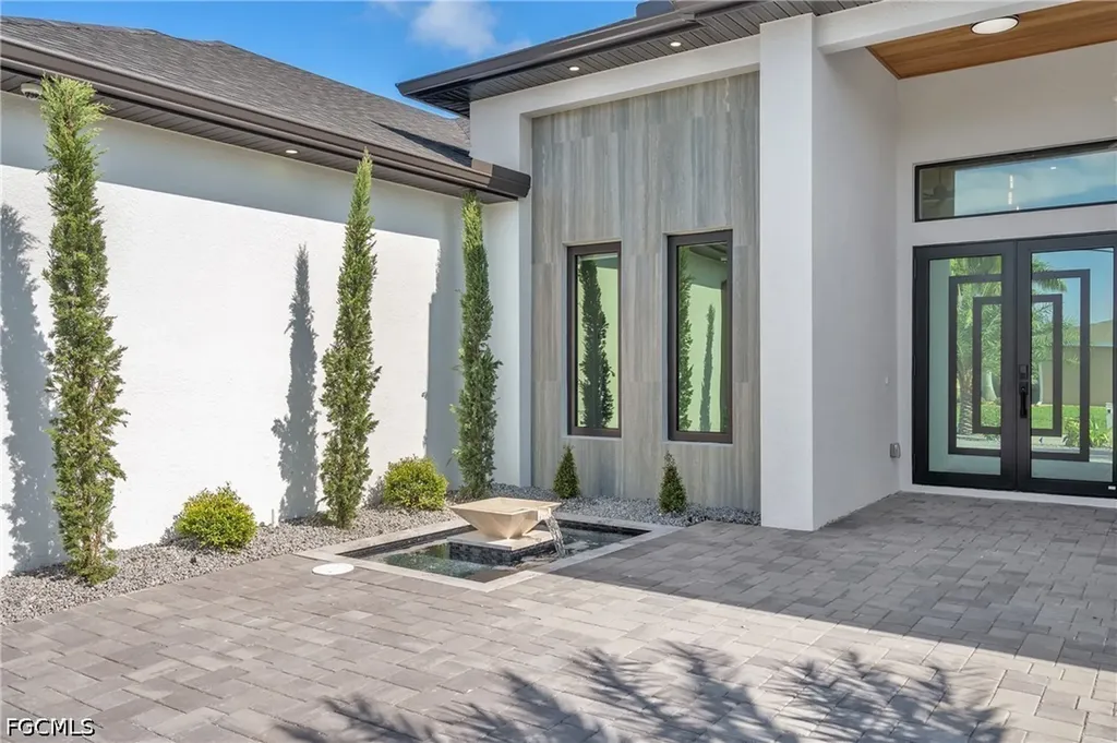 1227 SW 37th Street Cape Coral FL 33914