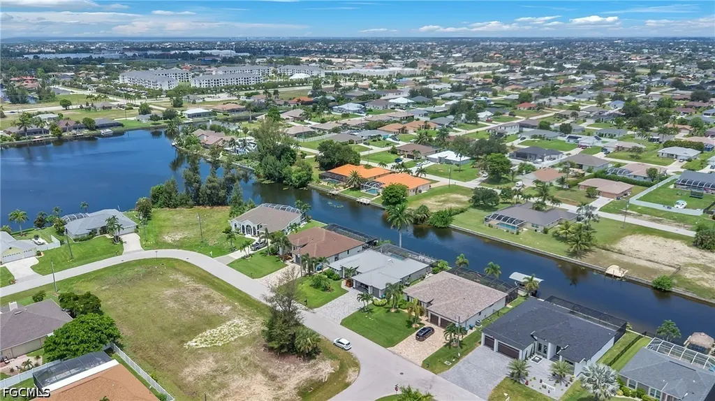 1227 SW 37th Street Cape Coral FL 33914