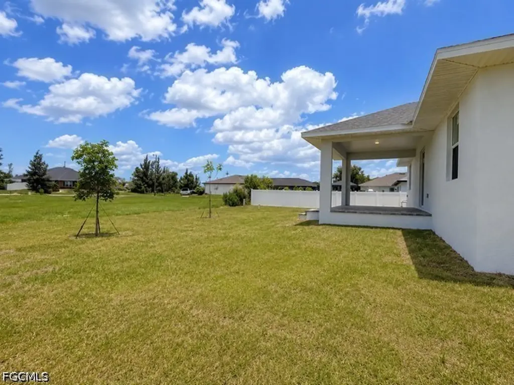 2813 NW 4th Terrace Cape Coral FL 33993