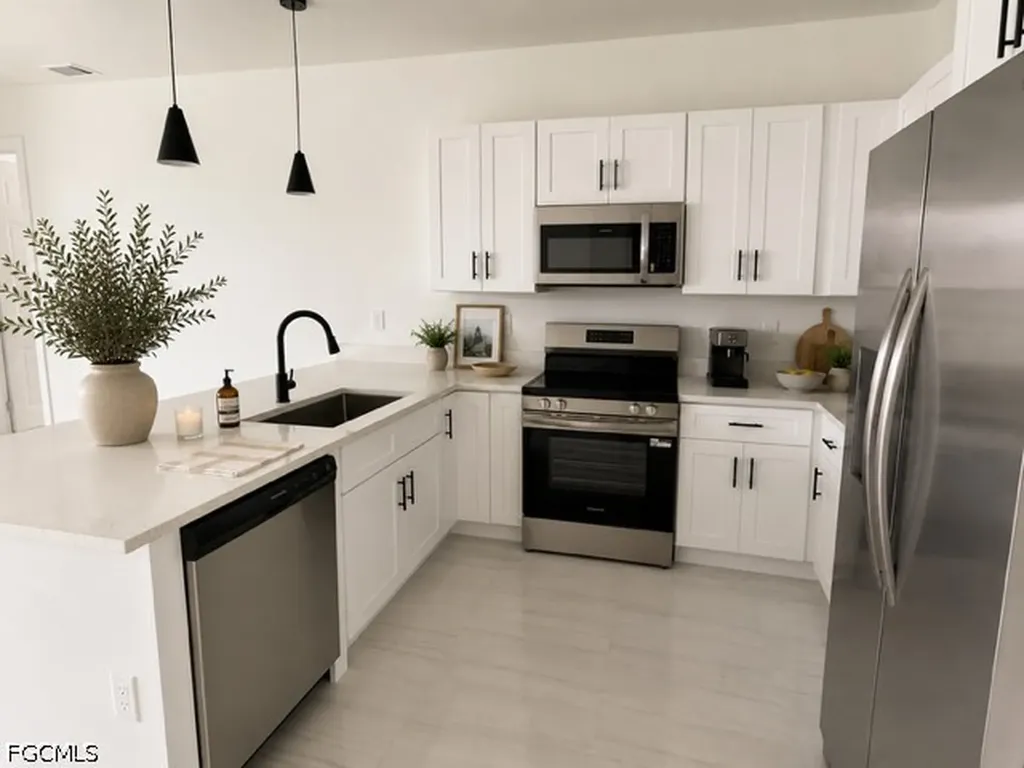2813 NW 4th Terrace Cape Coral FL 33993