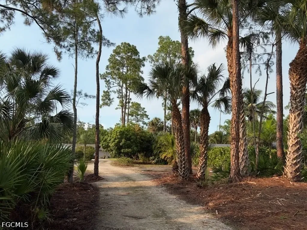 5075 Teak Wood Drive Naples FL 34119