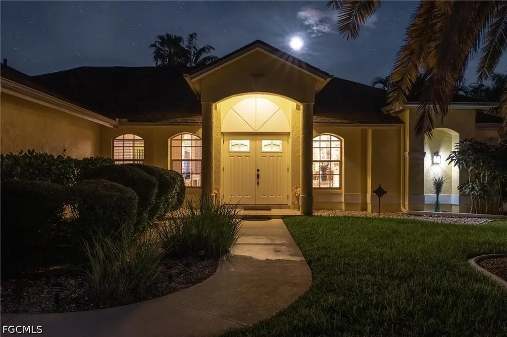 4123 SW 26th Place Cape Coral FL 33914