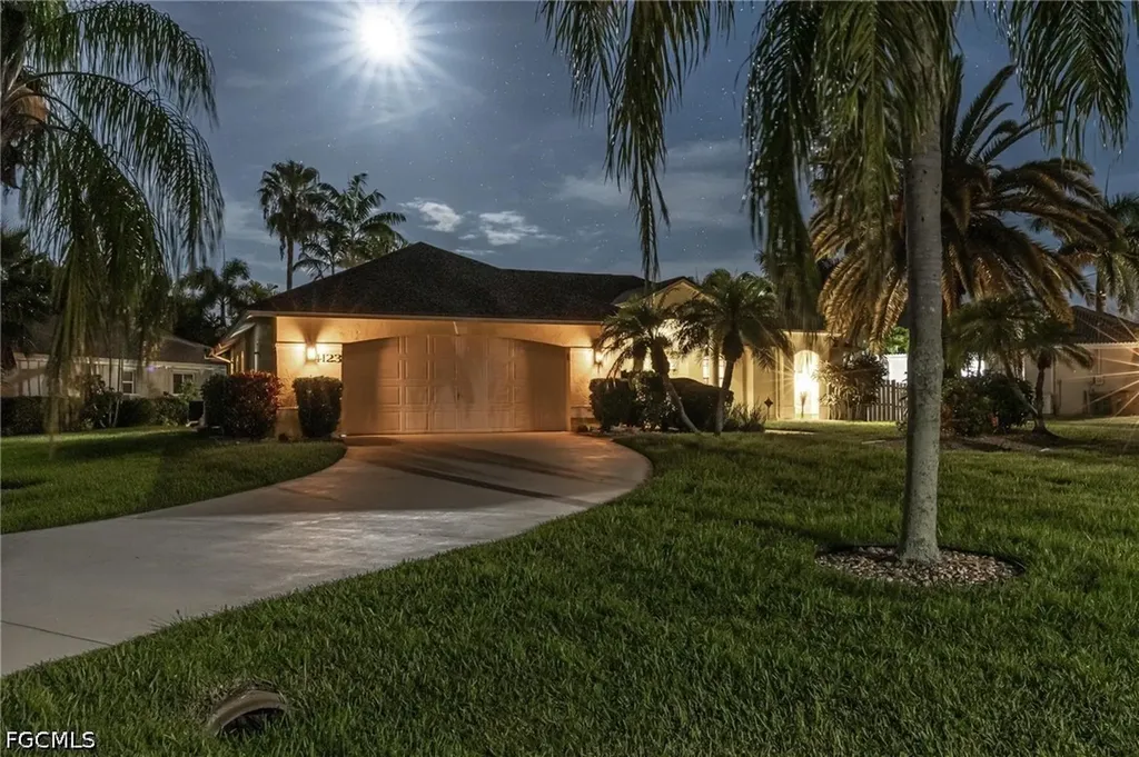 4123 SW 26th Place Cape Coral FL 33914