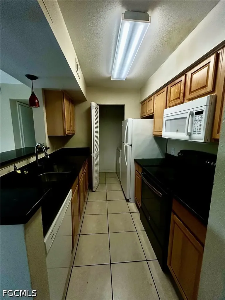 2929 Winkler Avenue Fort Myers FL 33916