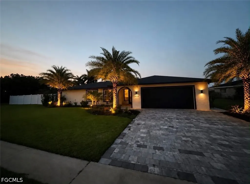 1475 N Larkwood Square Fort Myers FL 33919