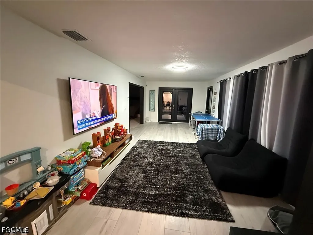 1475 N Larkwood Square Fort Myers FL 33919