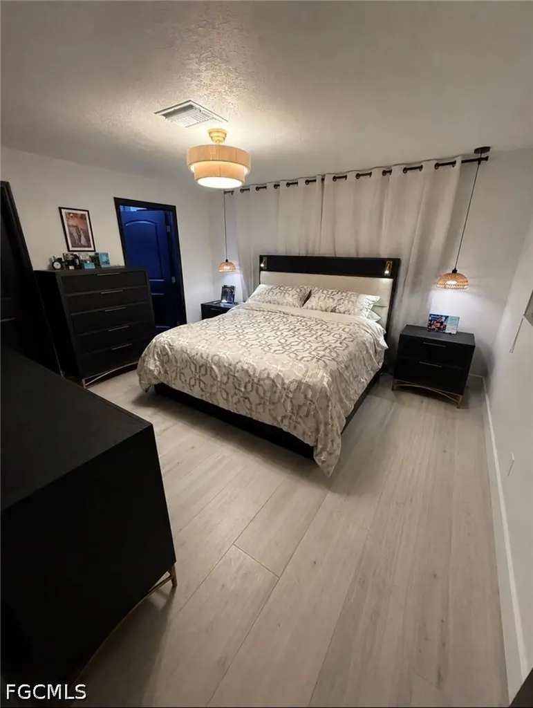 1475 N Larkwood Square Fort Myers FL 33919