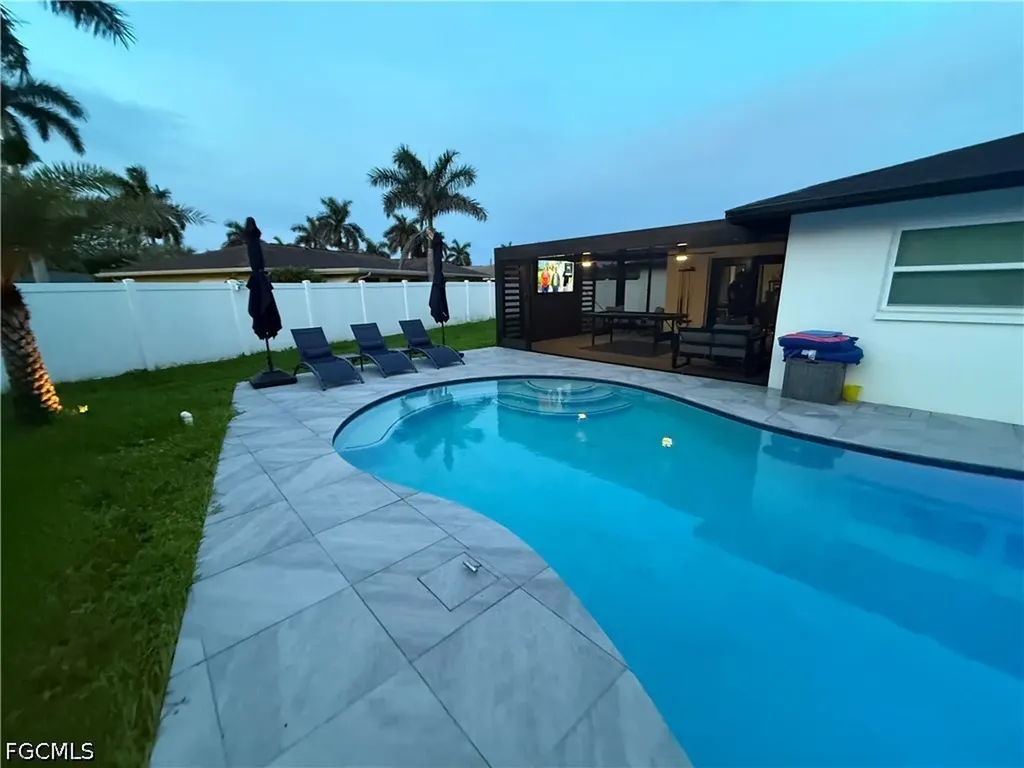 1475 N Larkwood Square Fort Myers FL 33919