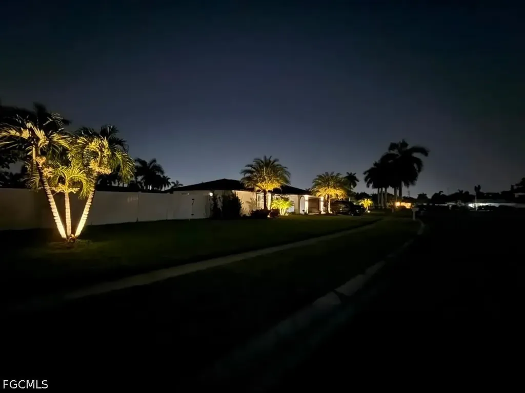 1475 N Larkwood Square Fort Myers FL 33919
