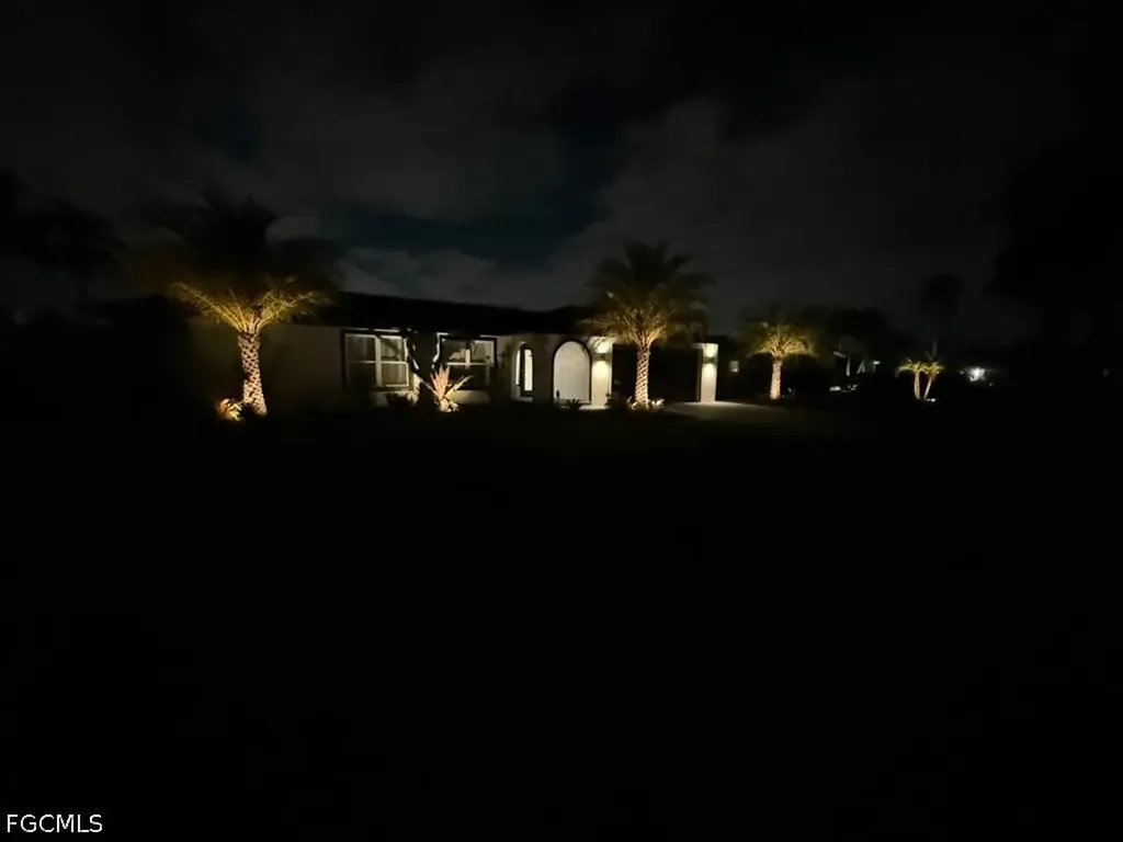 1475 N Larkwood Square Fort Myers FL 33919