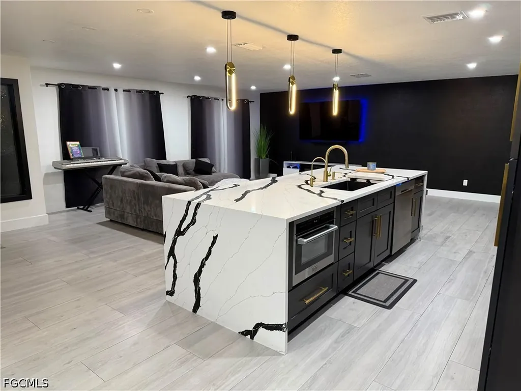 1475 N Larkwood Square Fort Myers FL 33919