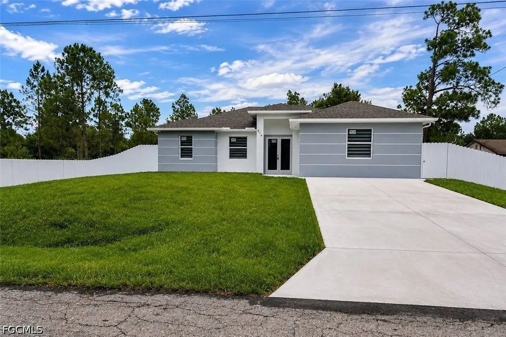 914 5th Avenue Lehigh Acres FL 33972