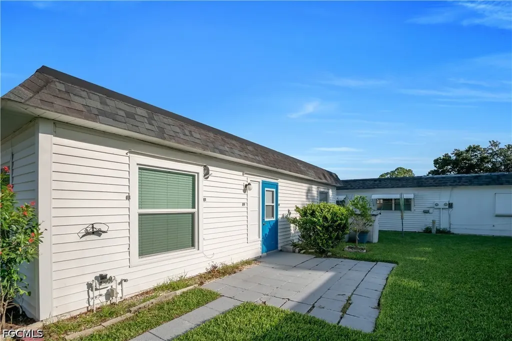11 Hamlin Court Lehigh Acres FL 33936