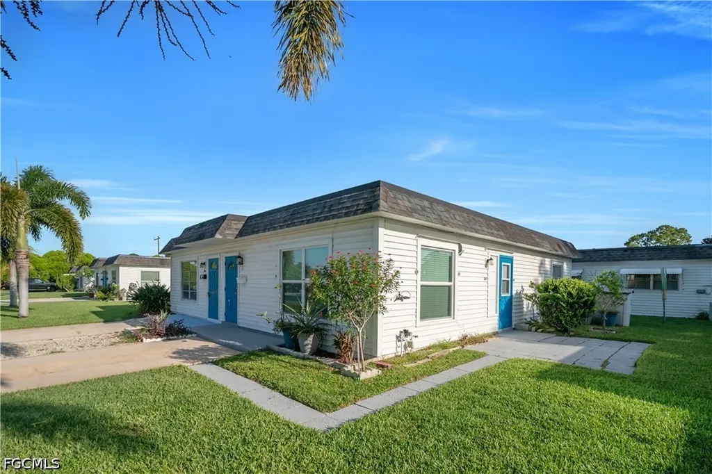 11 Hamlin Court Lehigh Acres FL 33936
