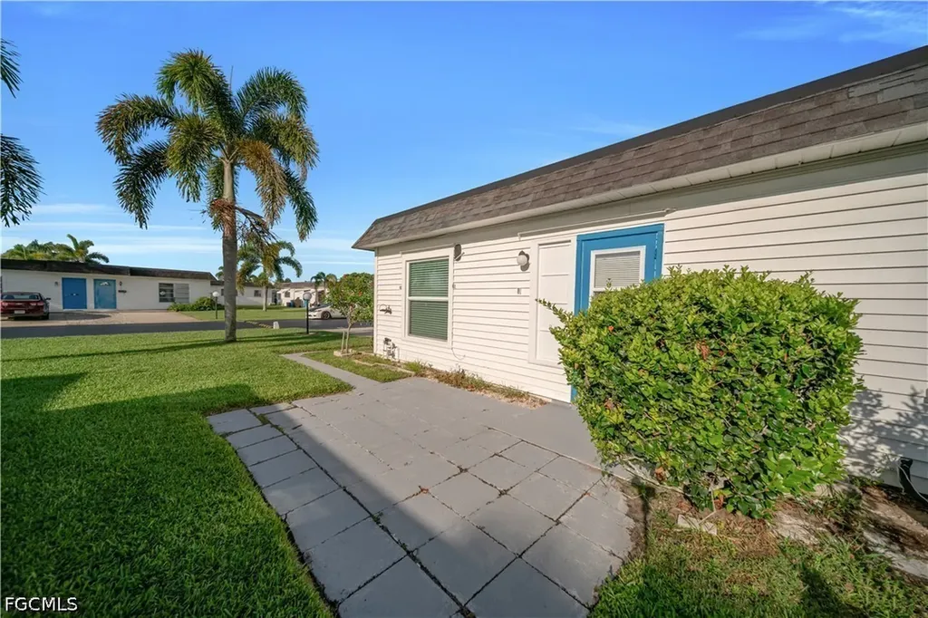 11 Hamlin Court Lehigh Acres FL 33936