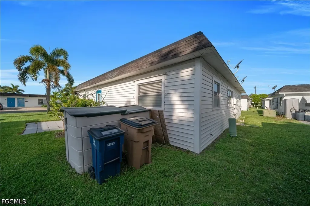 11 Hamlin Court Lehigh Acres FL 33936