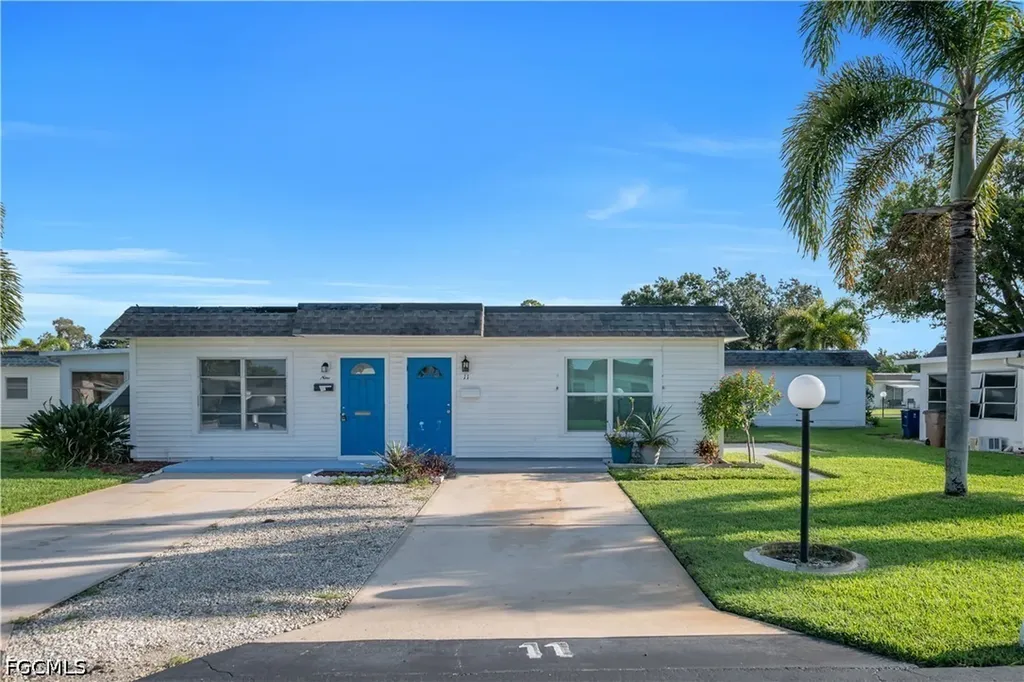 11 Hamlin Court Lehigh Acres FL 33936