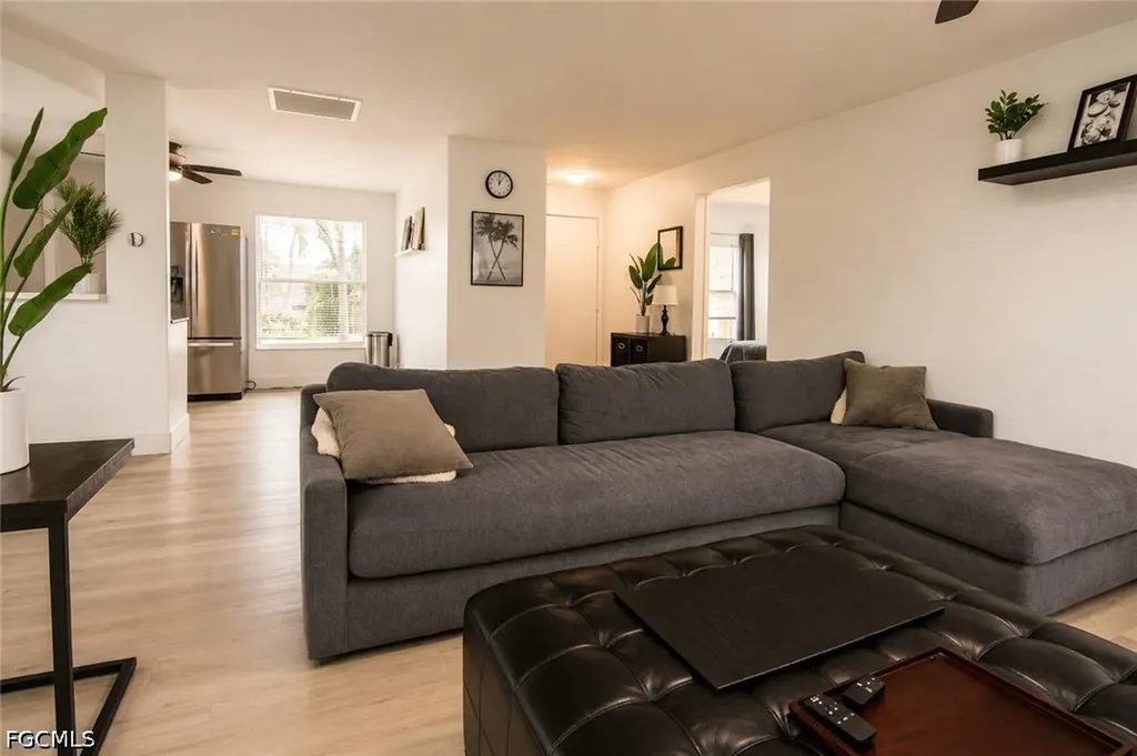 1913 SE 15th Place Cape Coral FL 33990