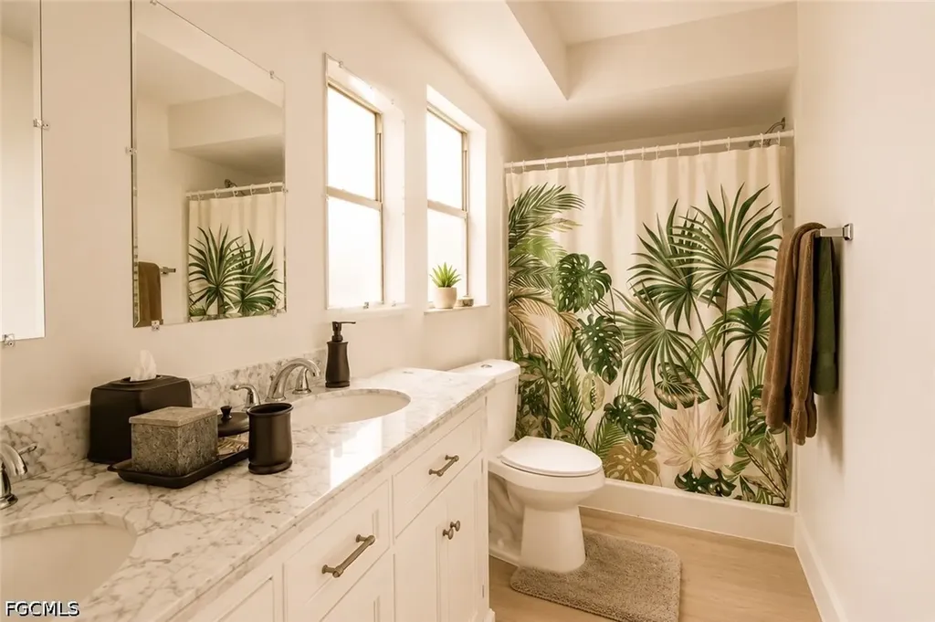1913 SE 15th Place Cape Coral FL 33990